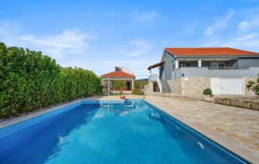 Nice Home In Cvrljevo With Heated Swimming Pool